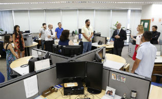 Ministro Ives Gandra visita unidades administrativas do CSJT