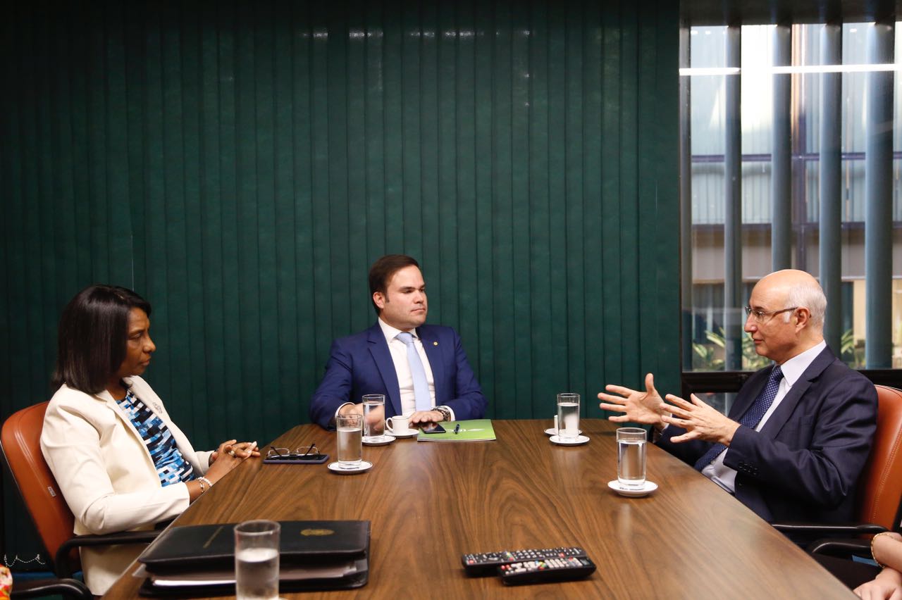 Para evitar cortes, presidente do CSJT se reúne com relatores do orçamento 2018