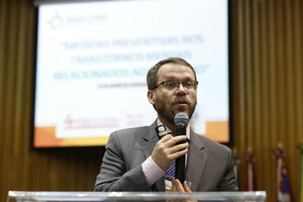 Médico diz que empresas precisam investir na promoção de saúde e qualidade de vida no trabalho