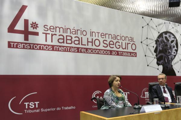 Falta de condições de acessibilidade expõe pessoas com deficiência a estresse, diz psicóloga