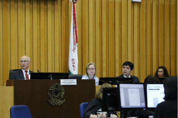 Conselheiros decidem que magistrados terão de devolver gratificação se recebida indevidamente