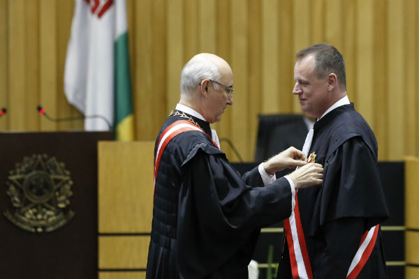 Breno Medeiros toma posse como ministro do TST