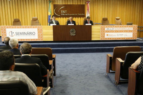 Seminário reúne especialistas na análise de dados bancários e fiscais