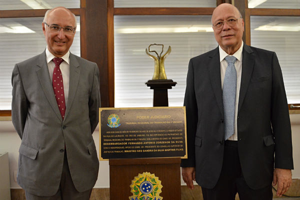 Presidente do CSJT participa da solenidade de aquisição de imóveis onde funciona o TRT-RJ