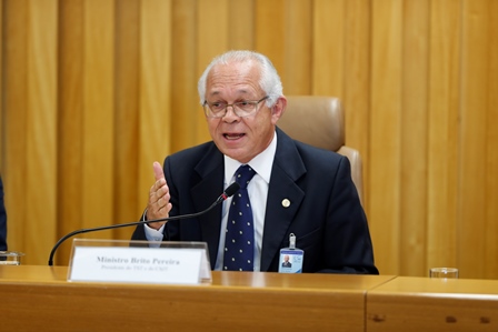 Presidente do CSJT participa de sua primeira reunião no Coleprecor
