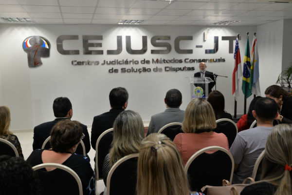 Vice-presidente do CSJT inaugura centro de conciliação no TRT11 em Manaus (AM)