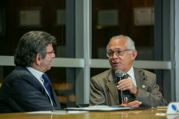 Presidentes do CSJT e do TSE firmam acordo para aperfeiçoamento de sistemas de gestão de pessoas