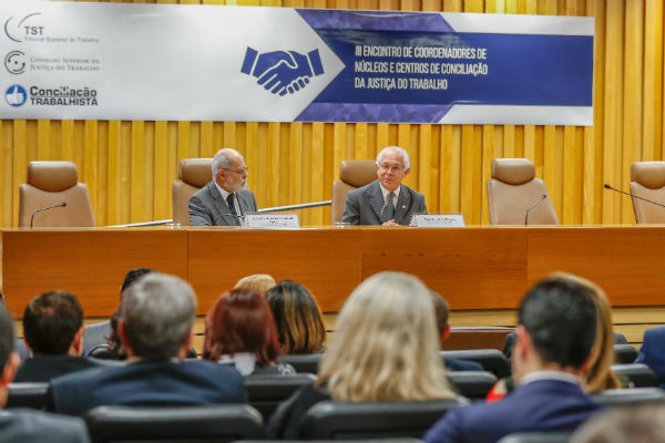 Núcleos e Centros de Conciliação da Justiça do Trabalho alinham ações no CSJT