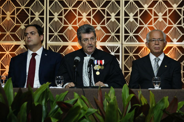 Presidente do CSJT prestigia a posse da administração superior do TRT da 6ª Região