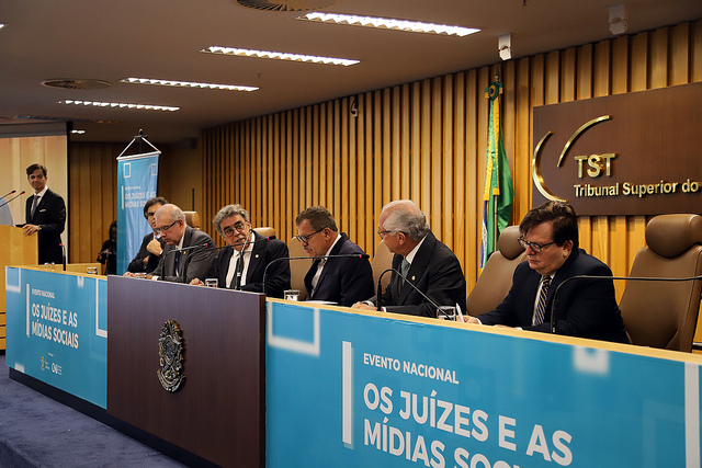 Magistrados discutem uso das redes sociais em seminário no TST