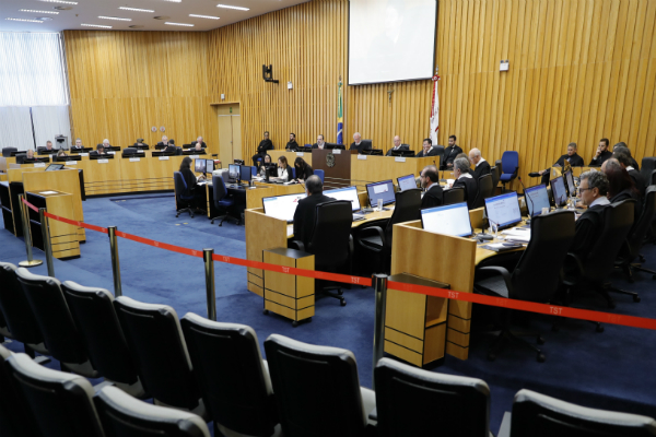 Ministros do TST Augusto César e José Roberto Pimenta são eleitos conselheiros do CSJT