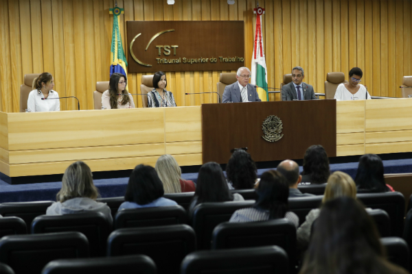 Profissionais de enfermagem do Poder Judiciário discutem os desafios da profissão