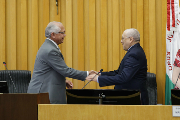 Conselheiros representantes das regiões Norte e Centro-Oeste são empossados em sessão do CSJT