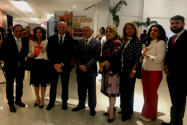Ministro Brito Pereira abre exposição sobre trabalho infantil em Salvador (BA)