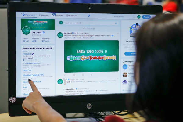 Hashtag #BrasilSemTrabalhoInfantil é um dos assuntos mais comentados do Twitter