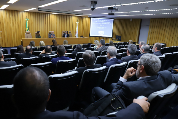 Mediação e conciliação de conflitos coletivos do TST são apresentadas para desembargadores dos TRTs