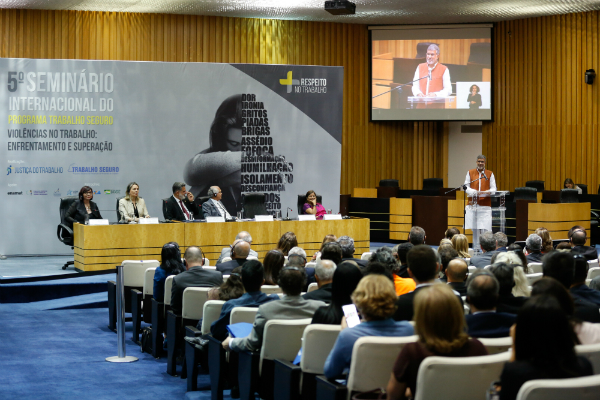 Legislação brasileira de combate ao trabalho escravo e infantil é inspiração para Nobel da Paz