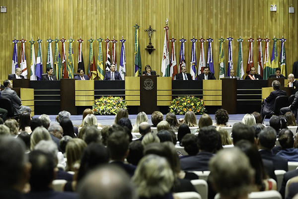 Autoridades dos três Poderes participam de solenidade de posse da nova direção