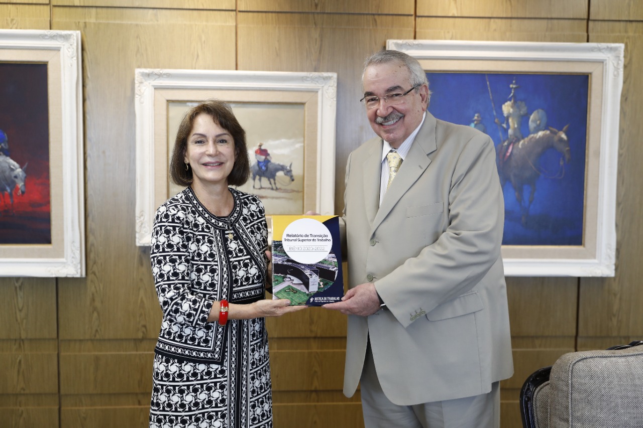 Ministra Maria Cristina Peduzzi entrega relatório de transição da Presidência