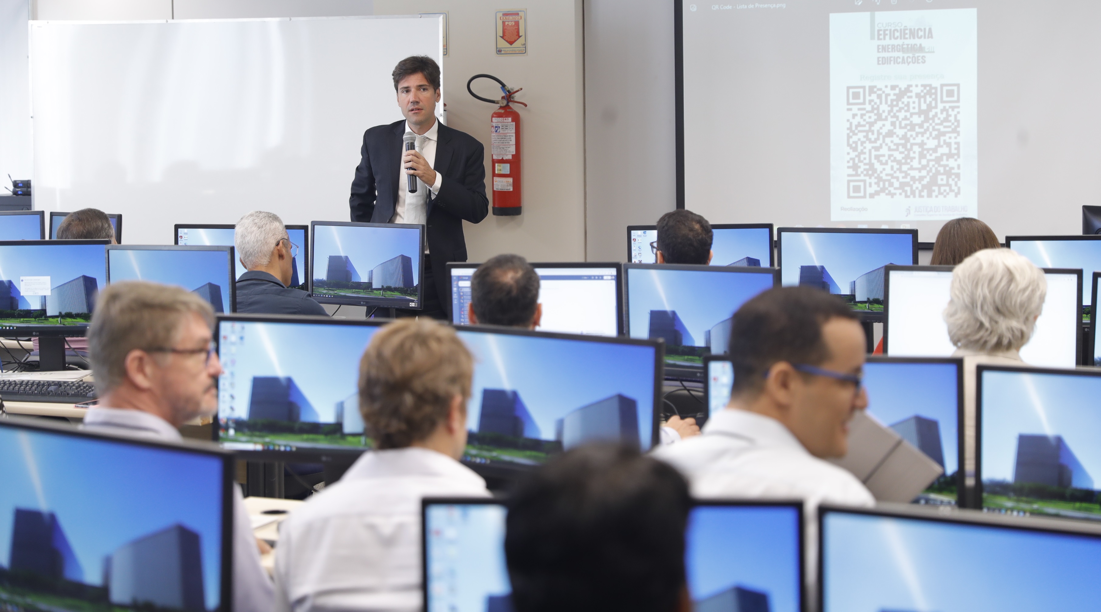 Servidores e servidoras das áreas de arquitetura e engenharia dos TRTs participam de capacitação no TST. (Foto: Fellipe Sampaio - Secom/TST)